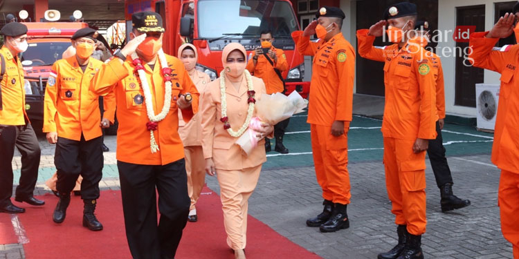 Hadapi Mudik, Basarnas Siapkan Ribuan Personel dan 5 Helikopter 25 BERKUNJUNG: Kepala Basarnas, Marsekal Madya TNI Henri Alfiandi saat berkunjung di Kantor Basarnas Permata Puri Ngaliyan Semarang. (Adimungkas/Lingkarjateng.id)