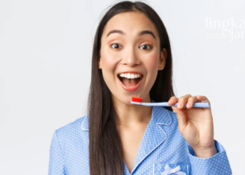 ILUSTRASI: Menggosok gigi (Sumber Gambar: Freepik @benzoix)