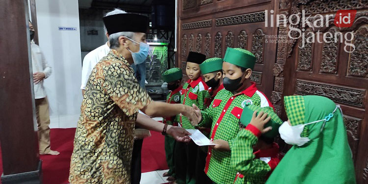IDI Pati Kembali Santuni Anak-Anak Binaan Yayasan SMS 25 IDI Pati Kembali Santuni Anak-Anak Binaan Yayasan SMS