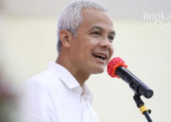 MENERANGKAN: Gubernur Jawa Tengah, Ganjar Pranowo mengimbau warga Jateng untuk tak gelar takbir keliling pada malam Idul Fitri 1443 H, Jumat (29/4). (Antara News/Lingkarjateng.id)