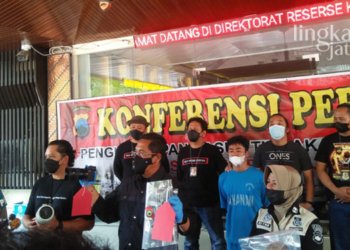 GELAR PERKARA: Polda Jateng saat melakukan konferensi pers terkait pelaku pembunuhan penjaga keamanan toko di Semarang, Kamis (31/3). (Adhik Kurniawan/Lingkarjateng.id)