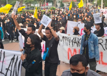 ILUSTRASI: Aksi unjuk rasa yang dilakukan oleh mahasiswa di Semarang. (Istimewa/Lingkarjateng.id)