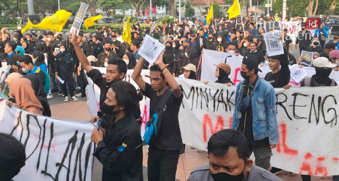 Peserta Unjuk Rasa di Jateng Diimbau Hormati Bulan Ramadhan 25 ILUSTRASI: Aksi unjuk rasa yang dilakukan oleh mahasiswa di Semarang. (Istimewa/Lingkarjateng.id)