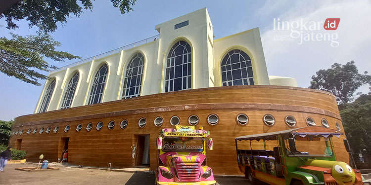 Masjid Safinatun Najah, Kota Semarang. (Adhik Kurniawan/Lingkarjateng.id)
