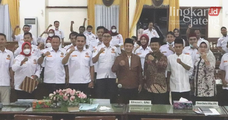 DPRD Demak Gelar Audiensi dan Silaturahmi dengan Pemuda Karang Taruna 25 DPRD Demak Gelar Audiensi dan Silaturahmi dengan Pemuda Karang Taruna