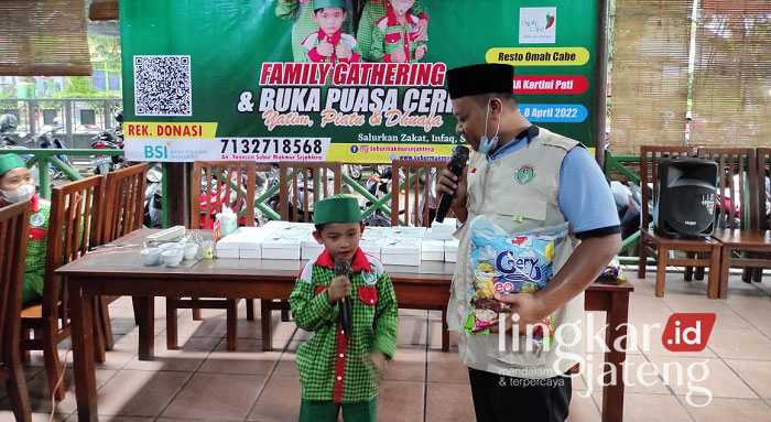Yayasan SMS Pati Gelar Family Gathering di Jumat Berkah 25 Yayasan SMS Pati Gelar Family Gathering di Jumat Berkah