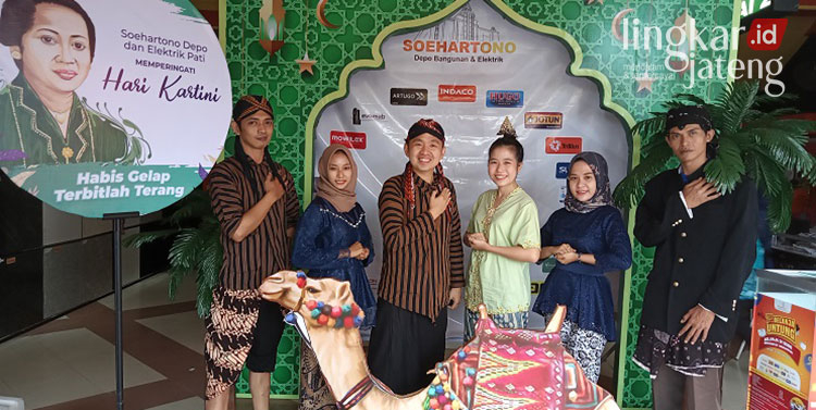 Peringati Hari Kartini, Soehartono Depo Bangunan dan Elektrik Pati Adakan Lomba Foto bagi Karyawan