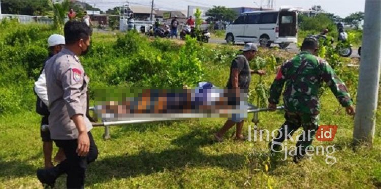 Mayat Pria Tanpa Busana Ditemukan Mengapung di Tambak Juwana Pati 25 Mayat Pria Tanpa Busana Ditemukan Mengapung di Tambak Juwana Pati