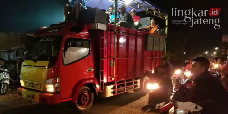 Warga Pati Diimbau Tidak Sewa Sound System untuk Takbir Keliling 25 Warga Pati Diimbau Tidak Sewa Sound System untuk Takbir Keliling