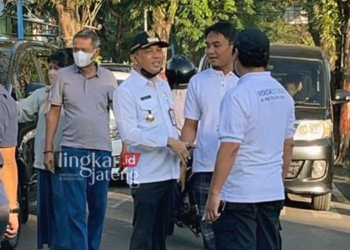Akrab : Ketua DPRD Jepara Haizul Ma'arif mengobrol dengan Pj Bupati Edy Supriyanta