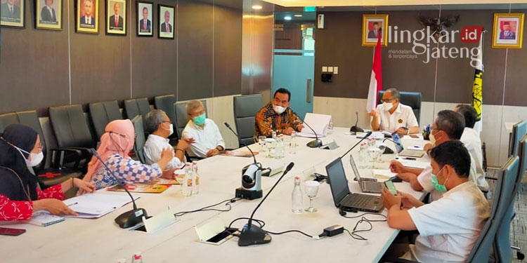 MENYAMPAIKAN: Bupati Blora, Arief Rohman bersama jajaran saat menyampaikan usulan konsep perhitungan Dana Bagi Hasil (DBH) Migas Blok Cepu bagi Kabupaten Blora ke Dirjen Migas di Gedung Ditjen Migas lantai 16, Jl. HR. Rasuna Said Kuningan, Jakarta. (Dok. Humas Blora/Lingkarjateng.id)