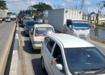 Proyek-Jalan-Tol-Demak-Akibatkan-Kemacetan-Panjang