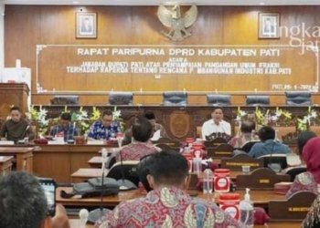 Rapat-Paripurna-DPRD-Pati,-Bupati-Sampaikan-Jawaban-soal-Raperda-RPI