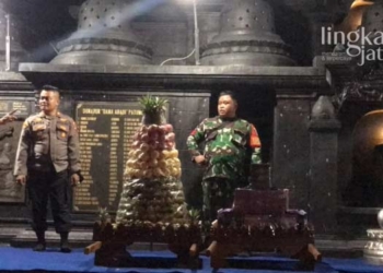 Rayakan Waisak, Umat Budha di Rembang Kirab Hasil Bumi