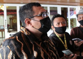 MENERANGKAN: Kasi Intel Kejaksaan Negeri (Kejari) Blora, Jatmiko saat ditemui awak media, beberapa waktu lalu. (Lilik Yuliantoro/Lingkarjateng.id)