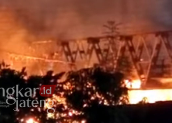 Kebakaran Pati, 11 Bangunan Liar di Bawah Jembatan Juwana Ludes Terbakar