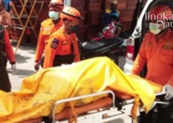 EVAKUASI: BPBD Grobogan saat mengevakuasi korban yang tenggelam di Sungai Tuntang, Kabupaten Grobogan, Selasa (31/05). (Instagram @bpbd_grobogan/Lingkarjateng.id)