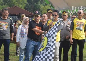 300-Jimny-Offroad-Meriahkan-Jambore-Nasional-di-Jepara