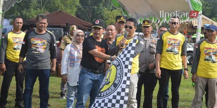 300-Jimny-Offroad-Meriahkan-Jambore-Nasional-di-Jepara