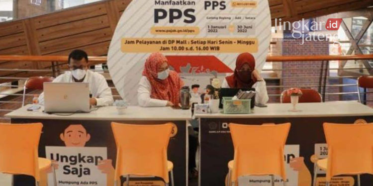 PELAYANAN: Direktorat Jendral Pajak (DJP) Jawa Tengah I membuka gerai pojok pajak di salah satu mal Kota Semarang untuk menyosialisasikan Program Pengungkapan Sukarela. (Ant/Lingkarjateng.id)