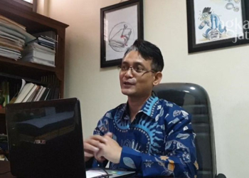 MENJELASKAN: Ketua Bawaslu Kota Semarang, Muhammad Amin mengungkapkan soal pendaftaran Pengawas Pemilu yang dibuka mulai Jumat (10/06). (Adimungkas/Lingkarjateng.id)