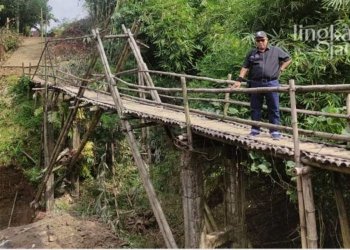 Crazy Rich Kudus Rogoh Kocek Pribadi Bangun Jembatan Desa 27 Crazy-Rich-Kudus-Rogoh-Kocek-Pribadi-Bangun-Jembatan-Desa