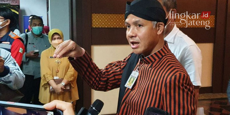 MENERANGKAN: Gubernur Jawa Tengah, Ganjar Pranowo saat menjelaskan pada awak media. (Ant/Lingkarjateng.id)