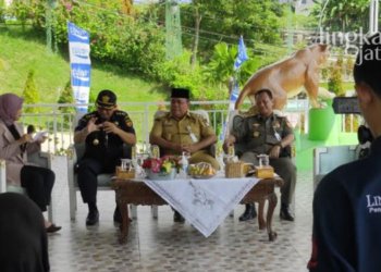 SOSIALISASI CUKAI: Suasana talk show dengan tema “Pengawasan dan Perizinan Rokok Ilegal” dilakukan di Omae Opa Water Park, Kendal, Senin (27/06). (Unggul Priambodo/Lingkarjateng.id)