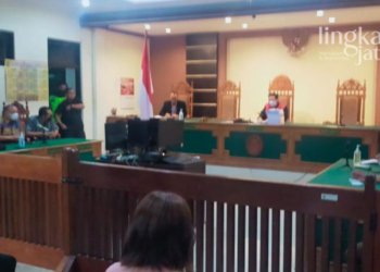 SIDANG: Sidang praperadilan tersangka inisial PC kasus korupsi pengadaan tanah bulog di Pengadilan Negeri Purwodadi, Grobogan. (Muhamad Ansori/Lingkarjateng.id)