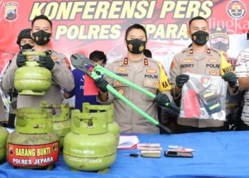 3 Pencuri Tabung LPG di Jepara Terancam 9 Tahun Penjara 29 3-Pelaku-Pencurian-Tabung-LPG-di-Jepara-Terancam-9-Tahun-Penjara