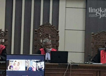 SIDANG PUTUSAN: Sidang dugaan tindak pidana pencucian uang dengan terdakwa mantan personal banker BTPN, Diah Ayu Kusumaningrum di Pengadilan Tipikor Semarang pada Kamis, 21 Juli 2022. (Ant/Lingkarjateng.id)