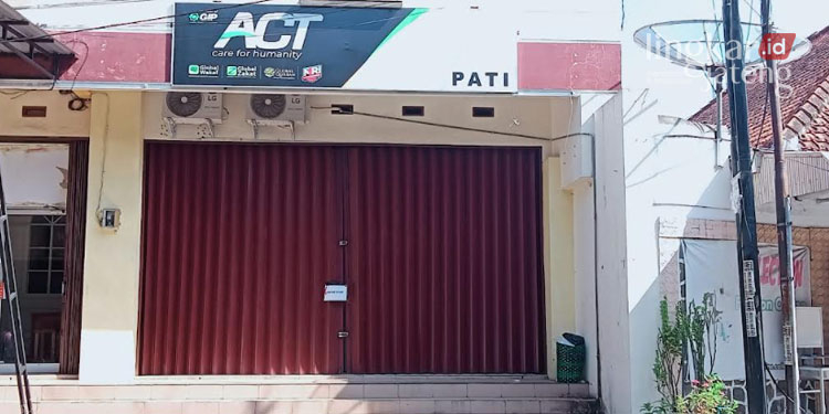 POTRET: Kantor Aksi Cepat Tanggap (ACT) Pati Raya di Jalan Dr. Setia Budi Nomor 8, Pati Kidul, Kecamatan Pati, Kabupaten Pati akhirnya ditutup. (Arif Febriyanto/Lingkarjateng.id)