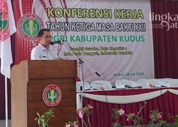 Bupati Hartopo Minta PGRI Kudus Tingkatkan Program Kerja
