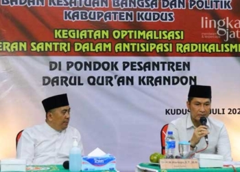 Bupati Kudus Ajak Santri Peran Aktif Cegah Radikalisme 27 Bupati-Kudus-Ajak-Santri-Peran-Aktif-Cegah-Radikalisme