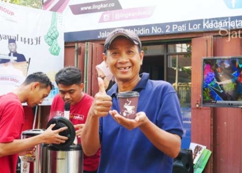Car-Free-Day-Pati,-Nikmati-Secangkir-Kopi-sambil-Nonton-Lingkar-TV