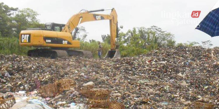TUMPUKAN SAMPAH: Tumpukan sampah di Tempat Pembuangan Akhir (TPA). (Istimewa/Lingkarjateng.id)