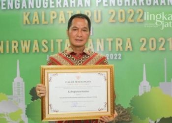 Konsisten-Lestarikan-Lingkungan,-Bupati-Kudus-Terima-Nirwasita-Tantra