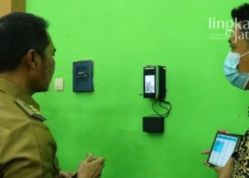 Terapkan Absensi Elektronik, Bupati Kudus Hartopo: Motivasi Lebih Disiplin