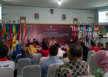 SUASANA: Rapat koordinasi oleh Komisi Pemilihan Umum (KPU) Kabupaten Pati jelang Pemilu serentak tahun 2024. (Arif Febriyanto – Lingkarjateng.id)