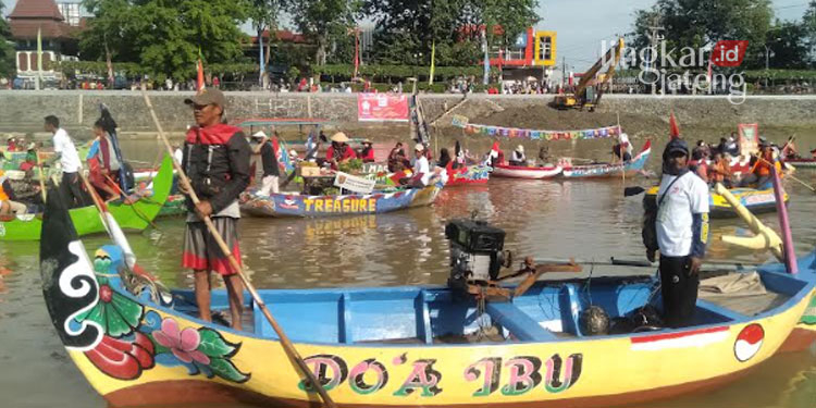 Pasar Apung Banjir Kanal Barat Jadi Wisata Baru Di Semarang