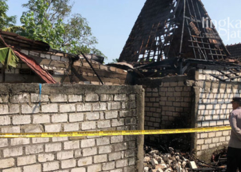 POTRET: Rumah warga Desa Tegalwero, Kecamatan Pucakwangi, Kabupaten Pati hangus terbakar pada Kamis, 4 Agustus 2022. (Istimewa/Lingkarjateng.id)