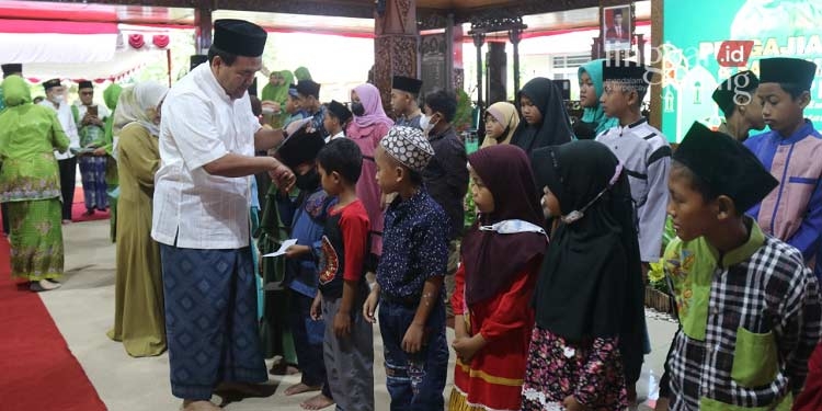 Santuni Anak Yatim di Blora, Bupati Arief Beri Pesan Menyentuh