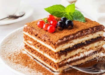 ILUSTRASI: Makanan manis. (Freepik @elenglush/Lingkarjateng.id)