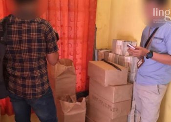 MENINDAK: Rumah yang digunakan untuk produksi rokok ilegal berhasil ditindak oleh Bea Cukai Kudus pada beberapa waktu lalu. (Hasyim Asnawi/Lingkarjateng.id)