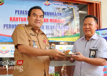 Dampingi Pedagang, Bupati Arief Minta BPR Buka Kantor di Semua Pasar Blora