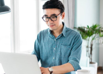 ILUSTRASI: Pekerja yang mengelola waktu untuk usaha sampingan (Dok. Freepik @1112000/Lingkarjateng.id)