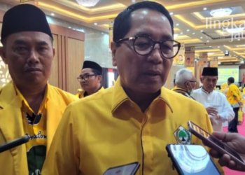 MENJELASKAN: Anggota DPR-RI Dapil III Jawa Tengah, Firman Soebagyo saat memberikan keterangan kepada awak media pasca Rakerda di Hotel New Merdeka Pati pada Senin, 5 September 2022. (Arif Febriyanto/Lingkarjateng.id)