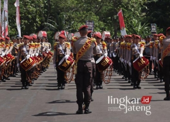 Porsimaptar XXII, Aksi Drumband Akpol Bius Penonton di Stadion Taruna Semarang