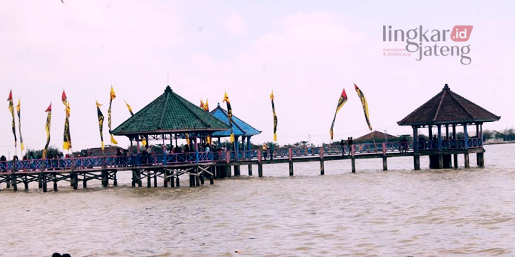 POTRET: Taman Rekreasi Pantai (TRP) Kartini Rembang. (R Teguh Wibowo/Lingkarjateng.id)
