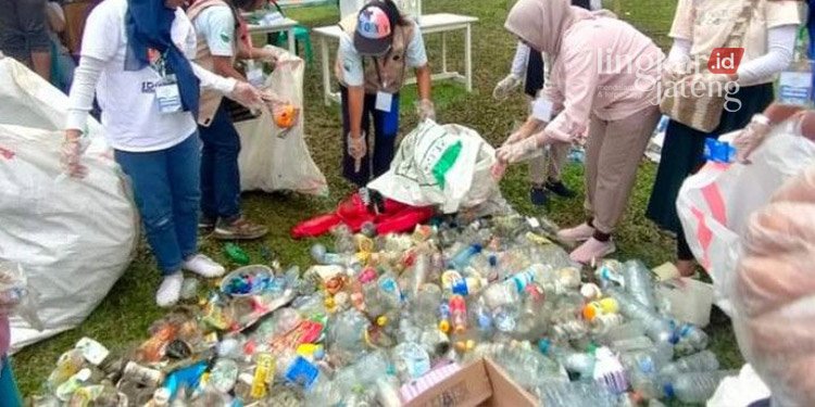 World-Cleanup-Day,-Dinkominfo-Demak-Gelar-Aksi-Pilah-Sampah